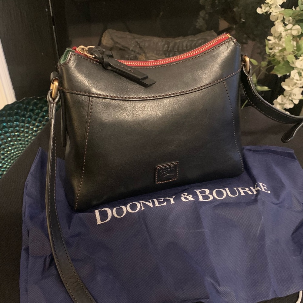 EUC Dooney & Bourke Florentine Cassidy Crossbody